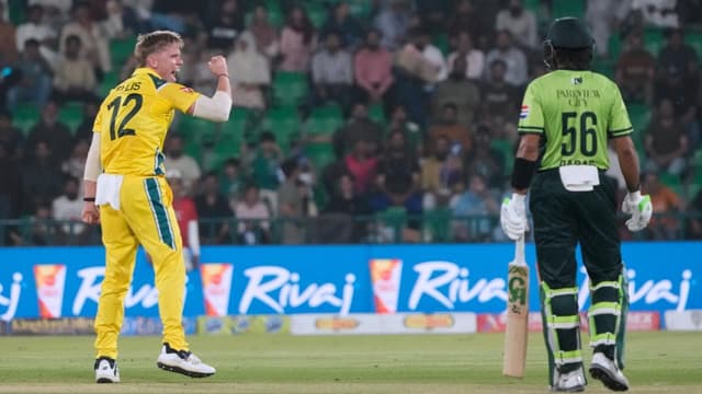 Ellis steps up as Australia draw level in Pakistan