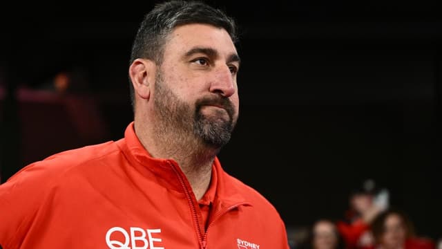 'Huge shoes': Swans great's high praise for coach