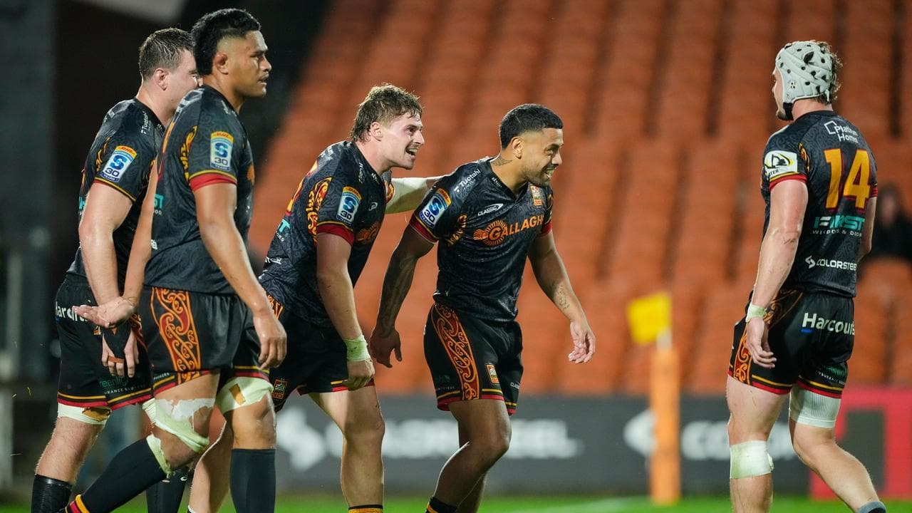 Reds' run over as Chiefs set up all-Kiwi Super semis