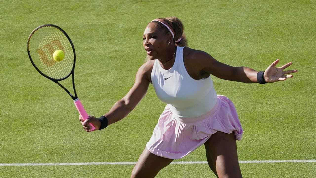 Serena steals Queen's show as Inglis loses, English win