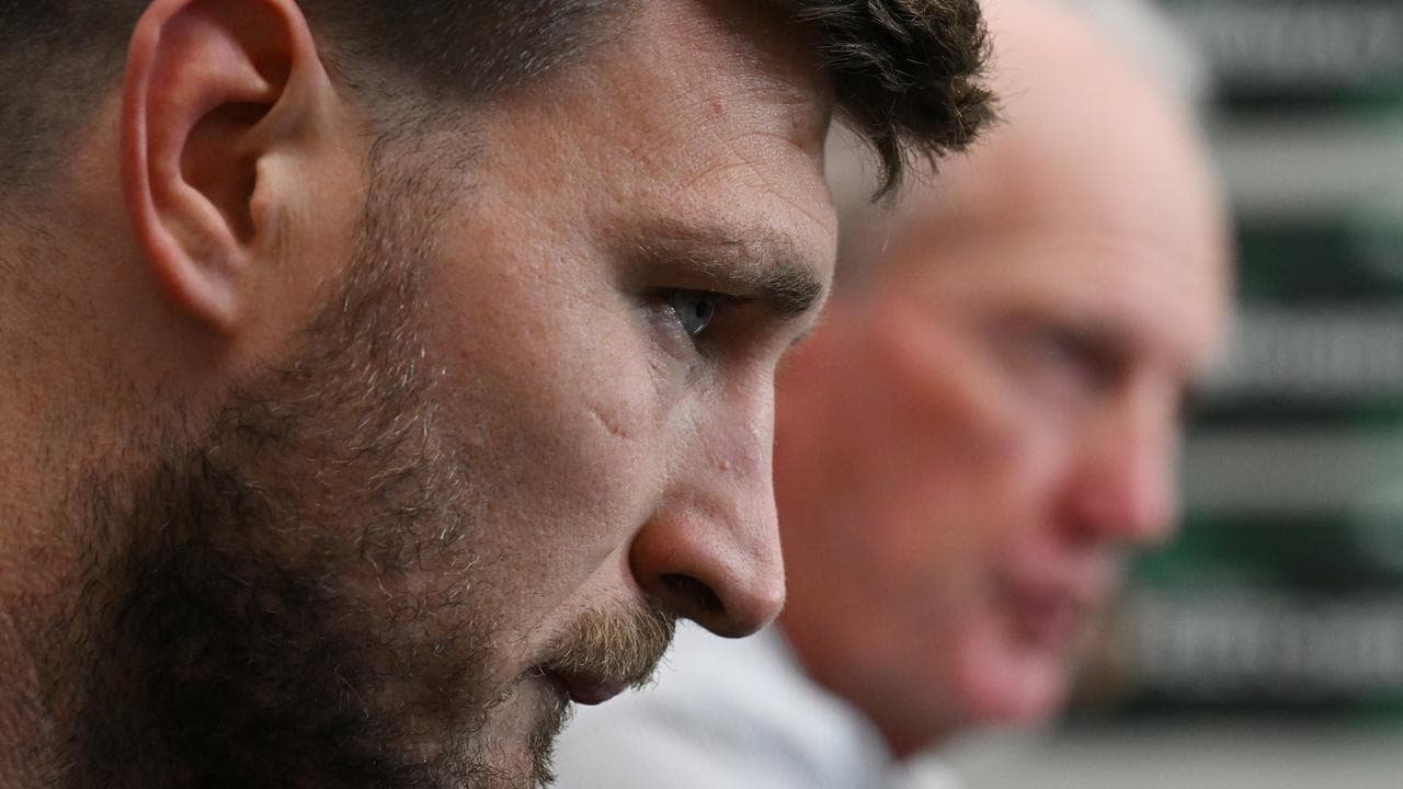 'Not worried': Bennett focused on Souths, not Broncos