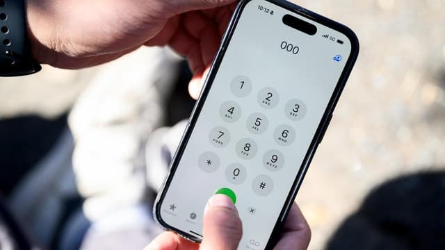 'Hello, anyone there?' Mobile phone complaints spike