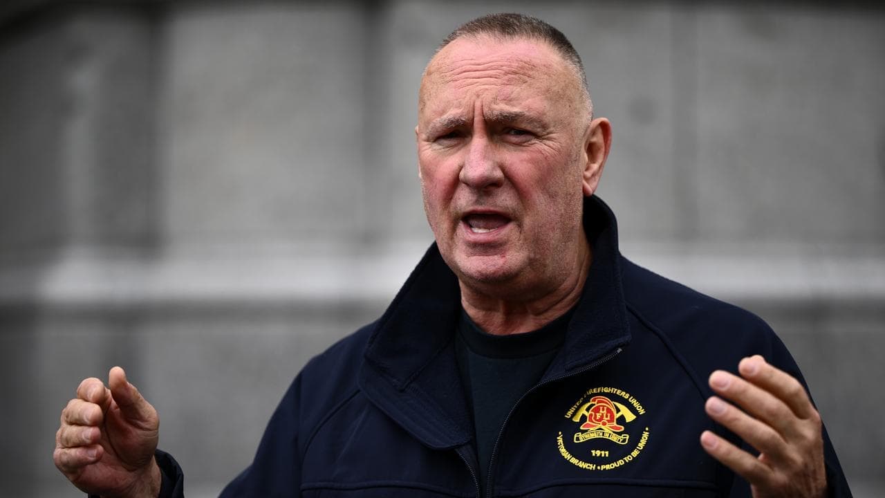 Unmasked firefighter boss to fight corruption report