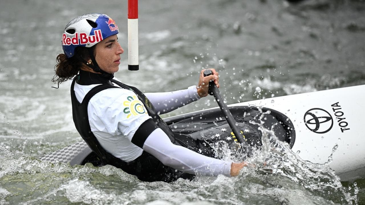 Fox paddles back to top of podium after rare miss