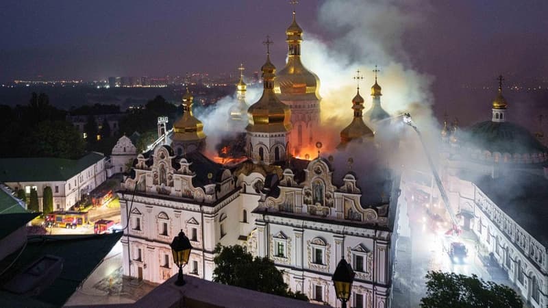 Historic Kyiv monastery damaged, 10 killed in Ukraine
