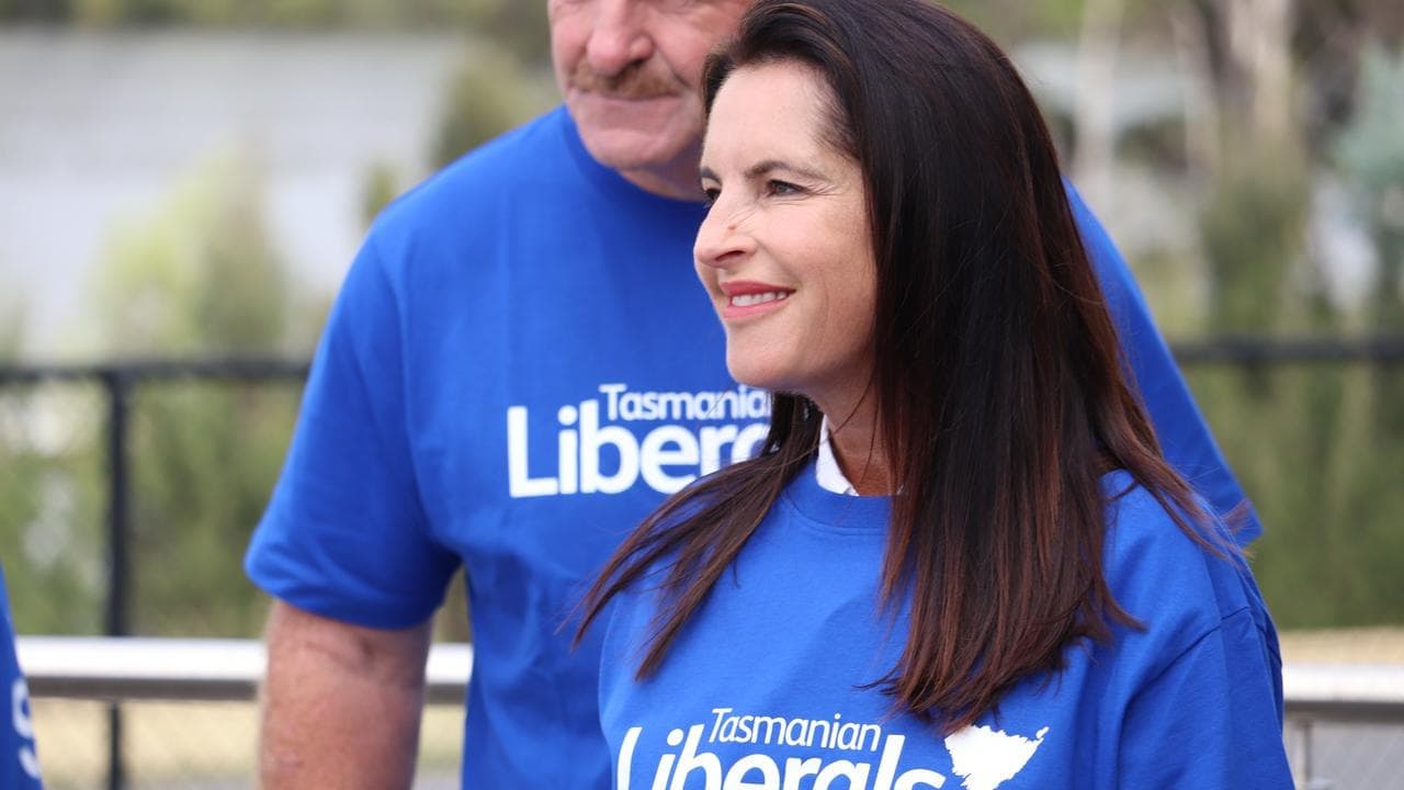 Call for Liberal minister to resign over campaign texts