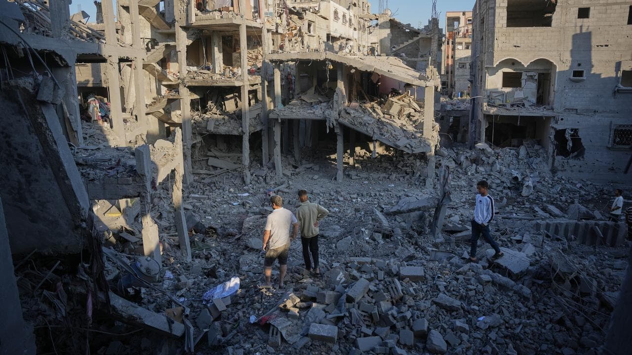 Israeli fire kills four in Gaza as mediators hold talks