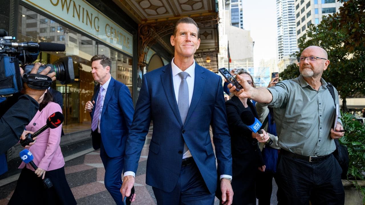 Roberts-Smith appeals for chance to move home with kids