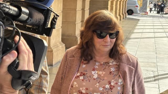 'Lost his will': daughter on trial after parents' death