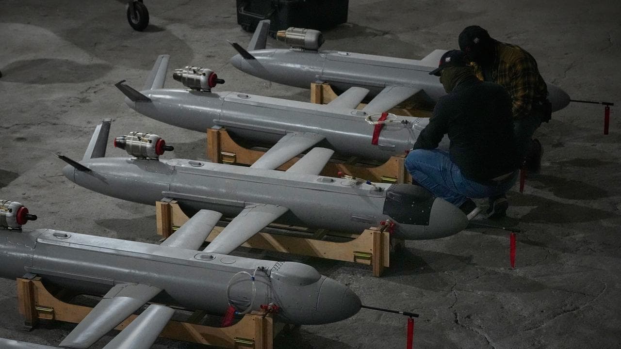 Ukrainian drone 'halts' Moscow oil refinery operations