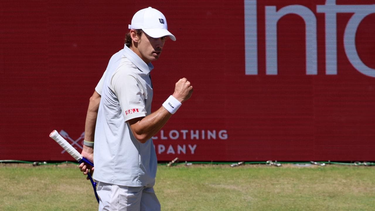 De Minaur out to hit new high as the king of Queen's