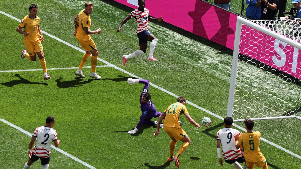 'Sluggish' Socceroos suffer brutal US loss at World Cup