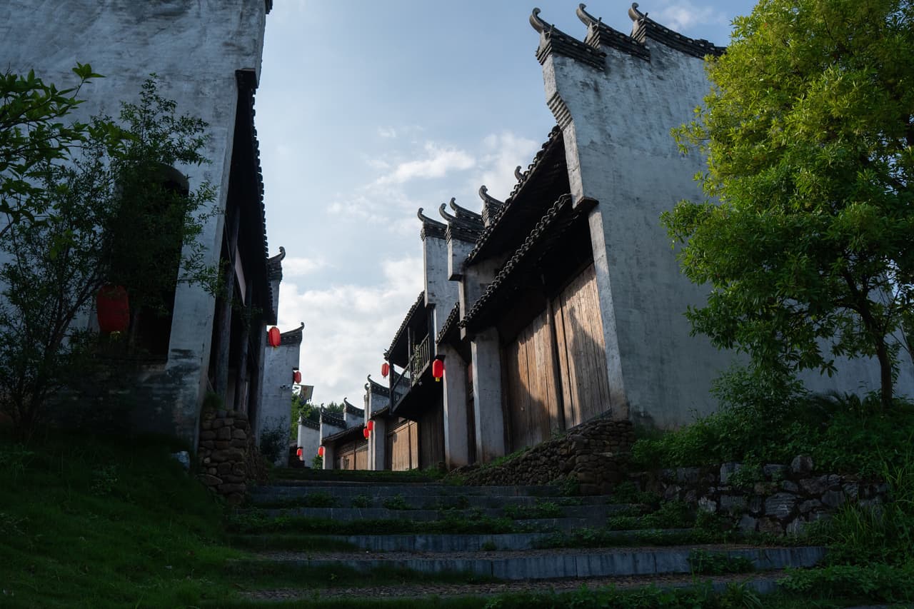 Delegation of China-ASEAN Youth Culture and Heritage Tour Visits Guilin to Explore Northern Guangxi's Cultural Heritage and Build Youth Friendship