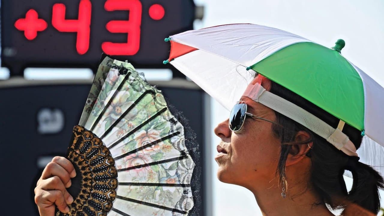 Forty drown in France as people seek relief from heat