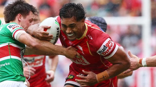 Dolphins forward hits 100 after early Warriors sniff