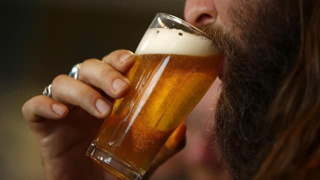 Aussies frothing over mid-strength as beer of choice