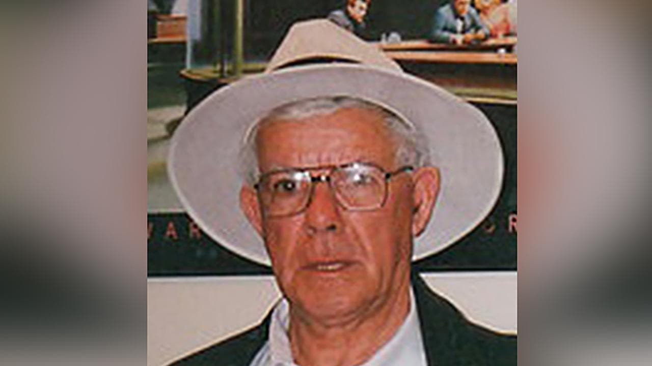 Missing man 'wandered off' on bushwalking tour