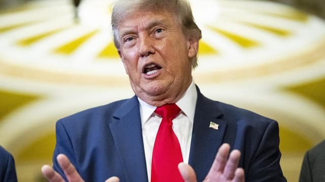 Trump, Republican senator in shouting match over Iran