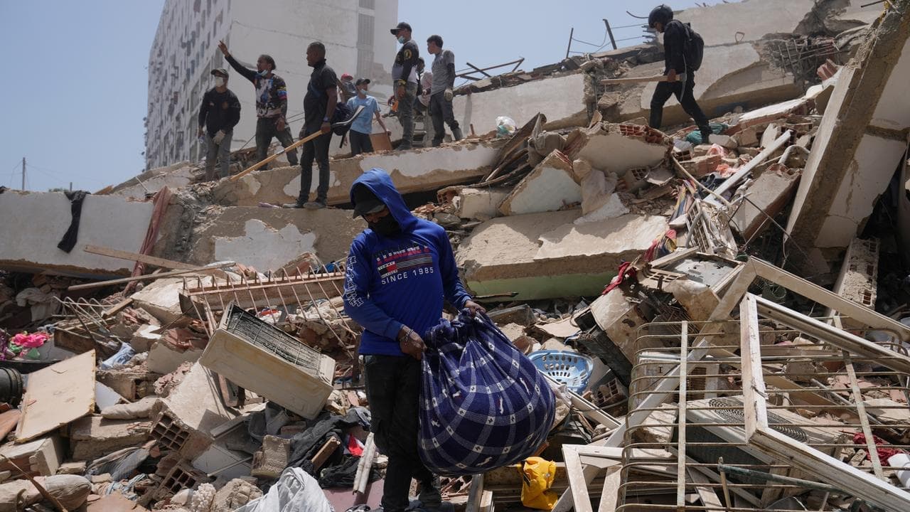 Venezuela quake toll nears 1000, search intensifies