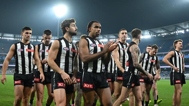 Coach plays down niggle as Magpies do a ton of damage