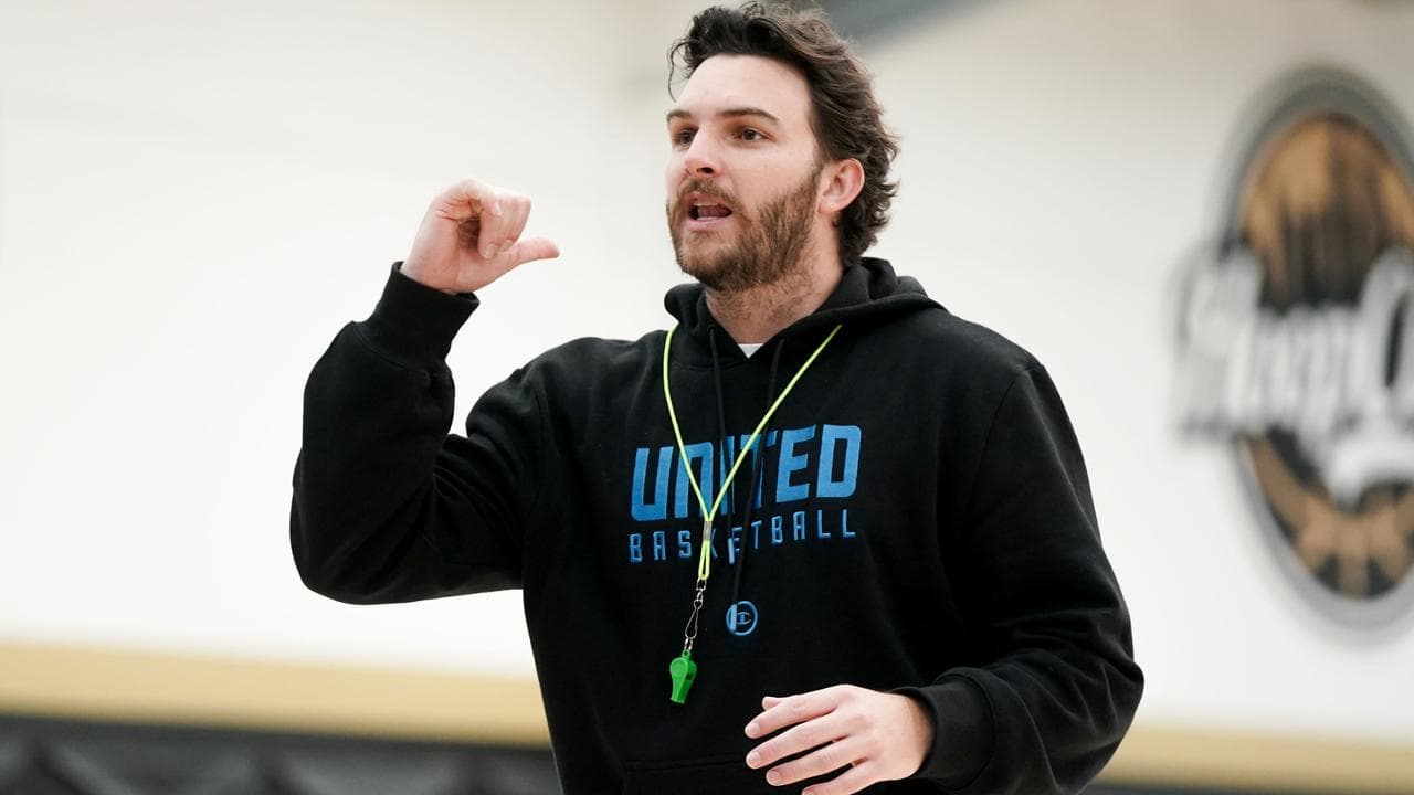 NBL's Melbourne United unveil new coach
