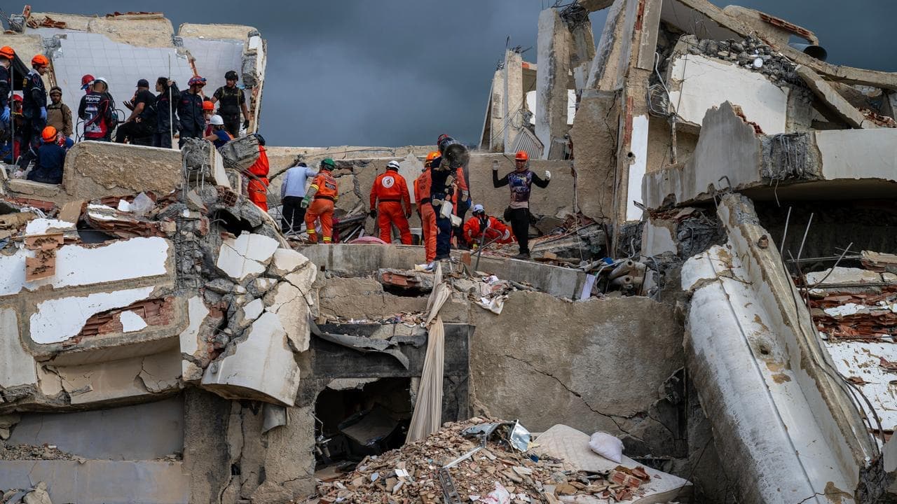 Venezuela's toll from twin earthquakes rises to 2295