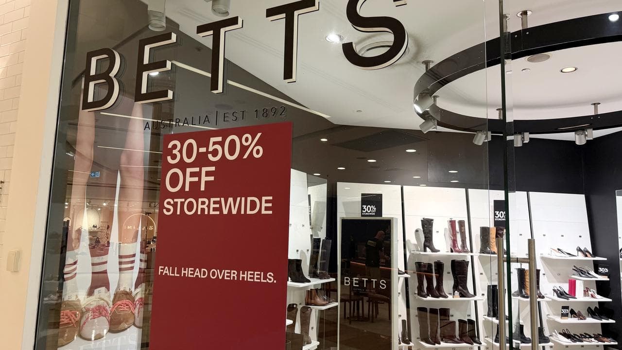 Struggling shoe retailer to close most remaining stores