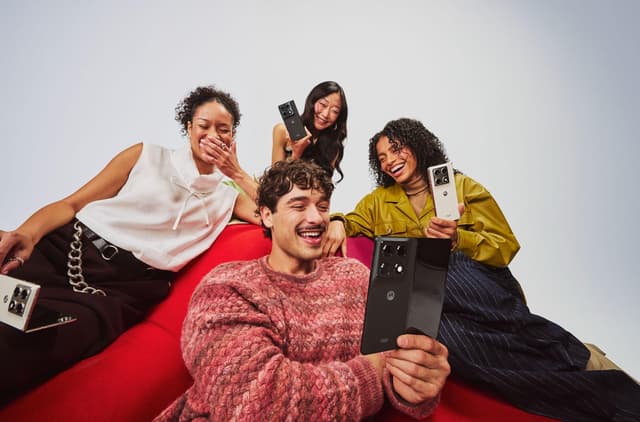 Motorola razr fold ushers in a bold new era of foldables