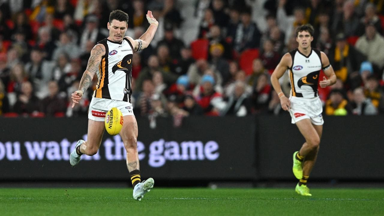 Injury-hit Hawks defence short of Battle against Demons