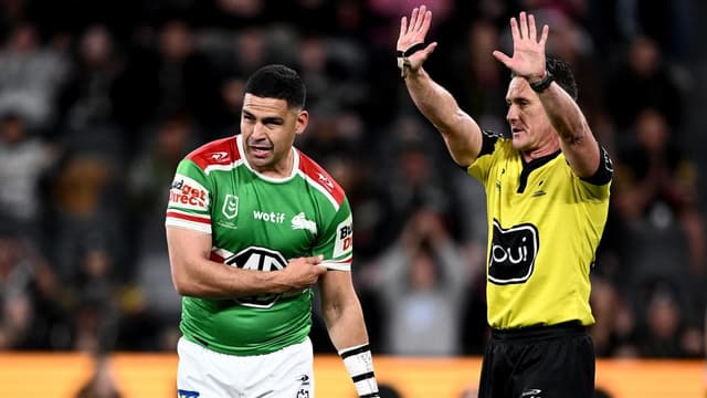 Walker apology after kicking in Souths loss to Panthers