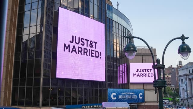 Taylor Swift and Travis Kelce say I do in New York
