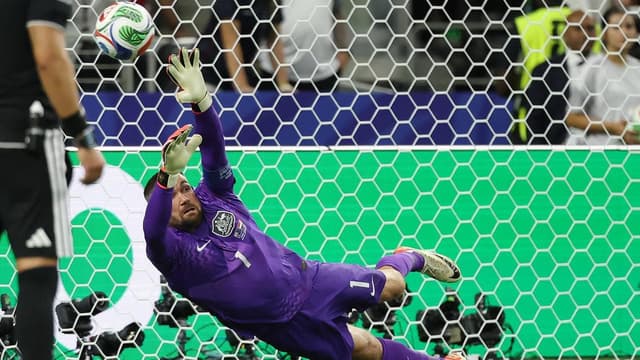 Socceroos 'keepers didn't see shootout switch-up coming