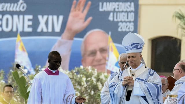 Pope visits US ambassador on July 4, prays for migrants