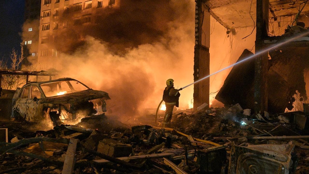 Russian hits Kyiv as Ukraine runs low on air defences