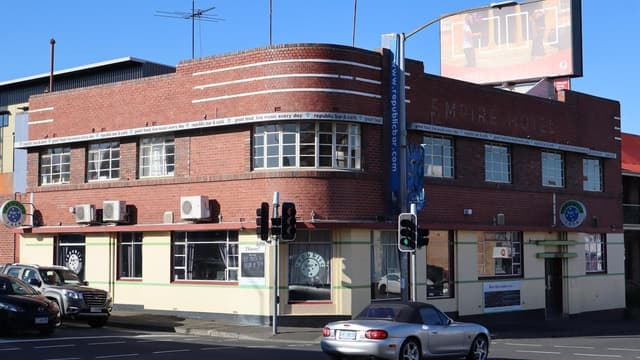 Sudden closure of pubs and clubs 'deeply disappointing'