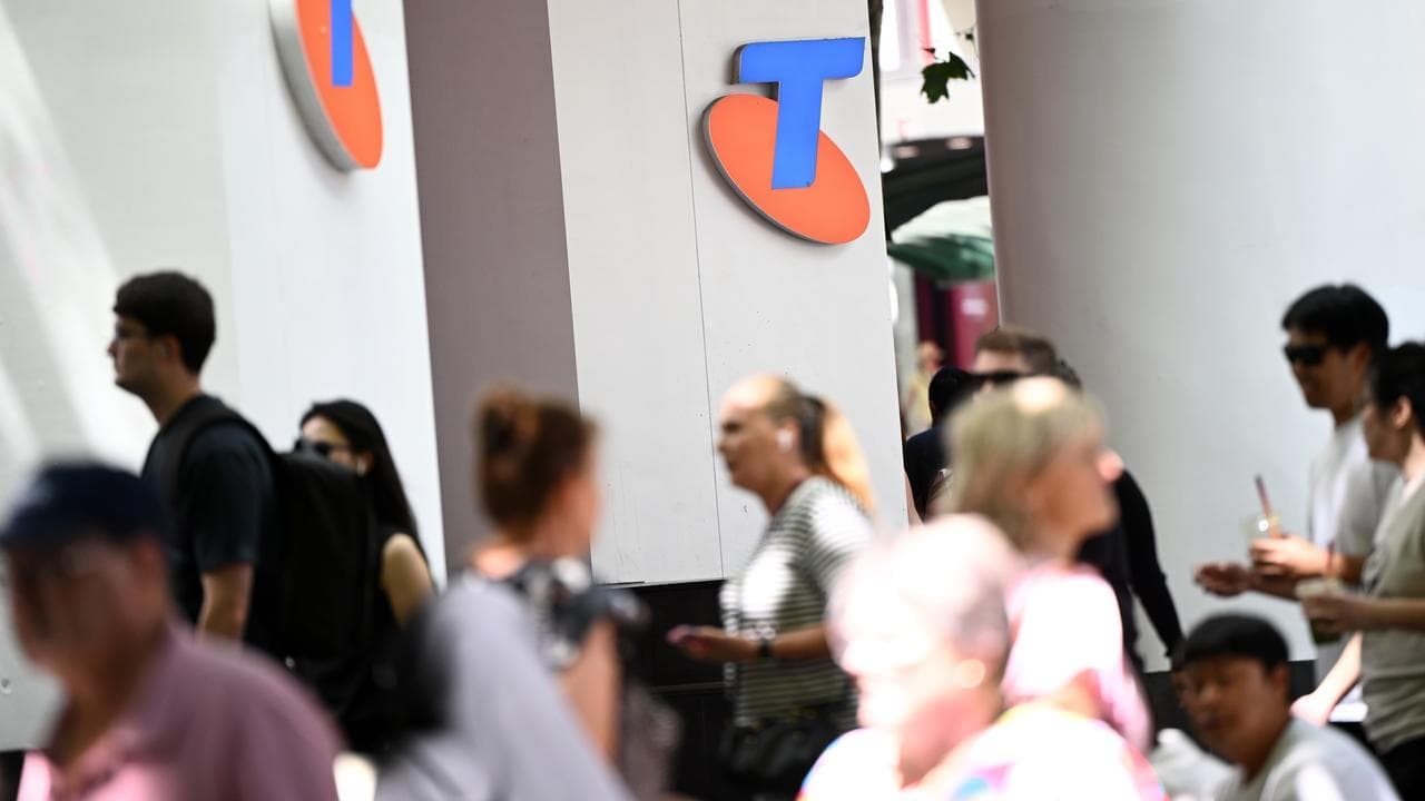 Chaos as Telstra outage halts trains, transactions, 000