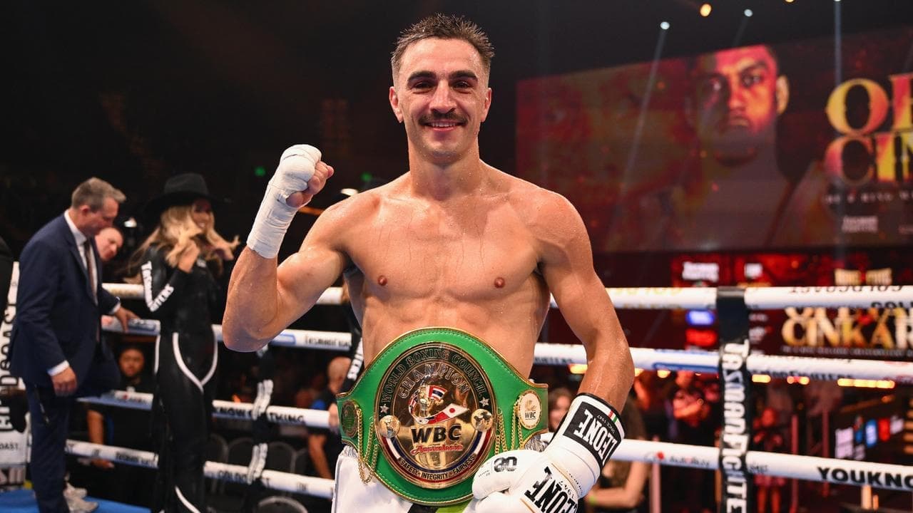 Moloney sold on Zuffa, makes big boxing move