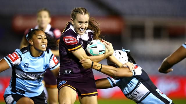 Upton's historic night helps Broncos feast on Sharks