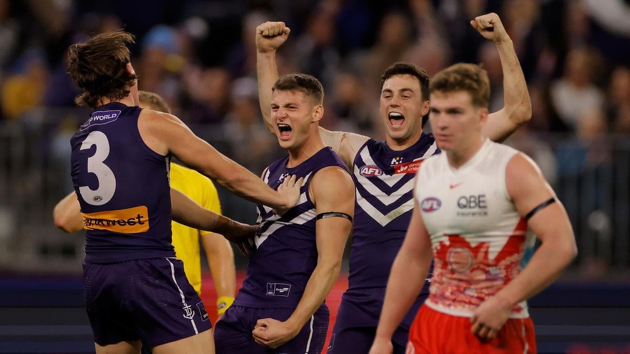Freo overcome first-half shocker to obliterate Swans