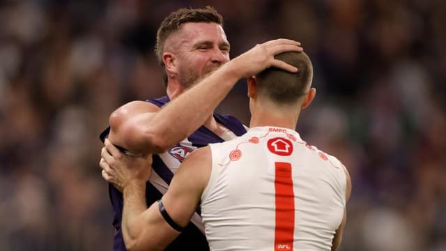 On notice: AFL crackdown on head rubs hits prime time