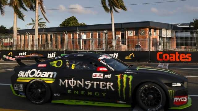 Waters sprints to Townsville win, new Supercars leader
