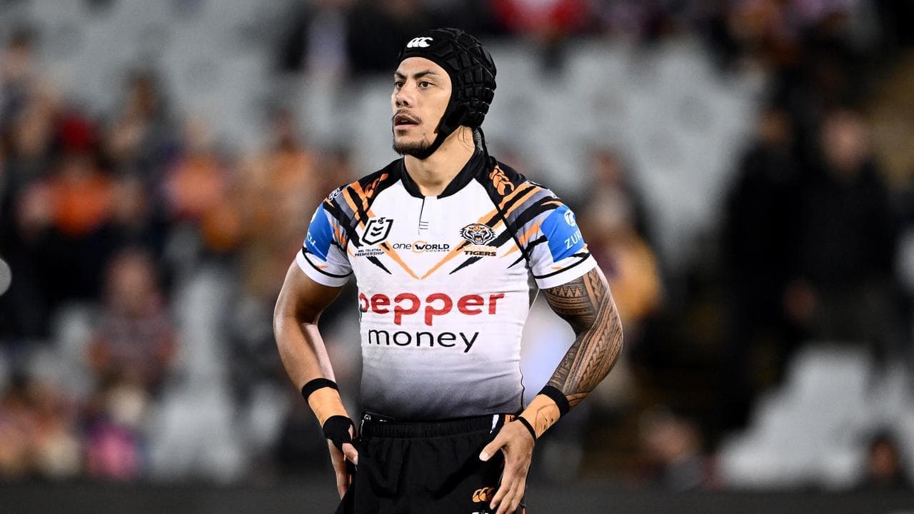 Wests Tigers praise skipper after early release call