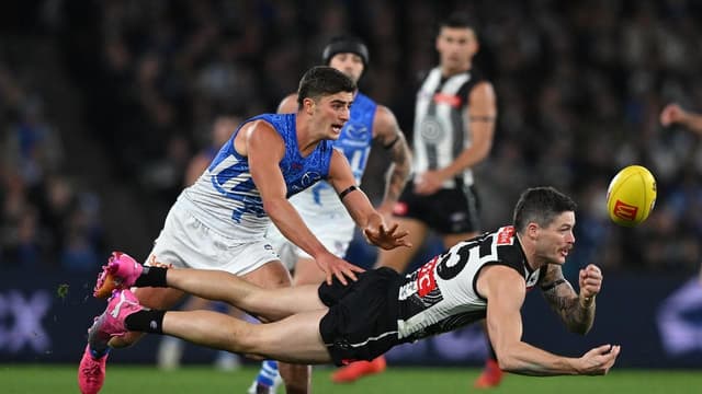 Magpies' Crisp avoids ban as record streak continues