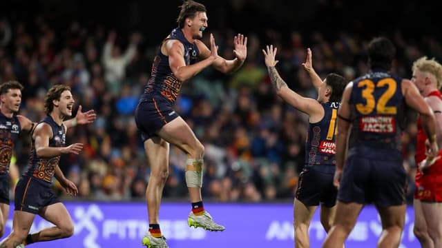 Dawson dominates as Adelaide thrash falling Suns