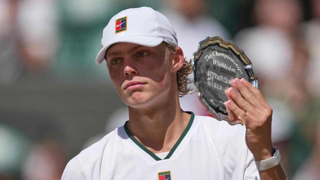Wimbledon agony for teen Hewitt - watched by Lleyton