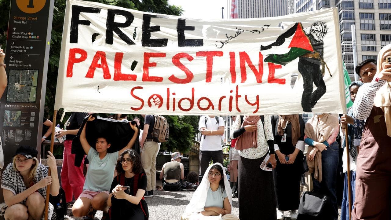 Jewish student called a pedophile for filming protest
