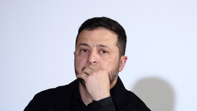 Ukraine awaits new government after PM's dismissal