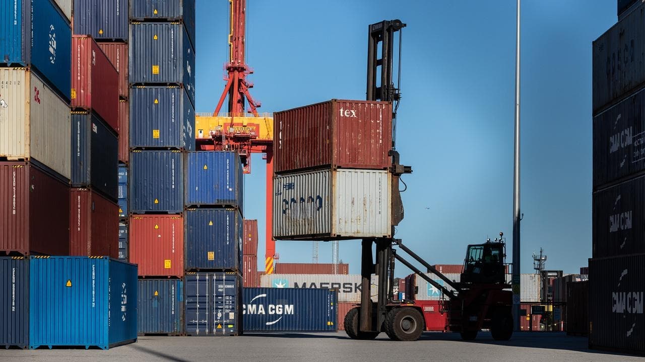 Freight expectations: major port adds electric trucks