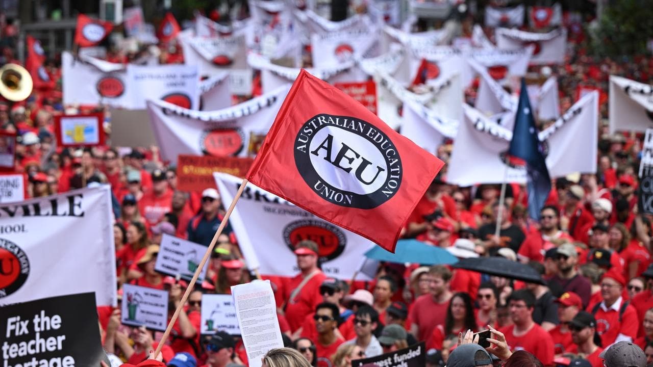 Teachers to walk off job for 24 hours amid pay dispute