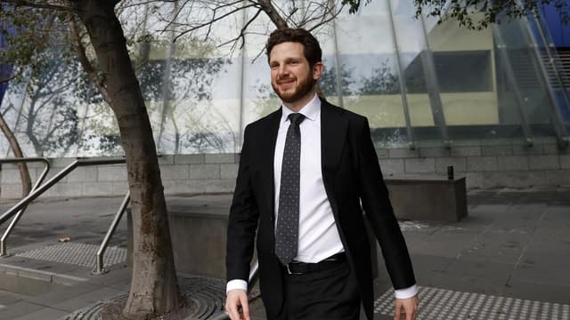Pianist loses court battle, but fills concert halls